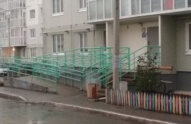 Покраска ограждений входных групп и пандусов по адресу ул. Делегатская, 35Б Покраска ограждений входных групп и пандусов по адресу ул. Делегатская, 35Б