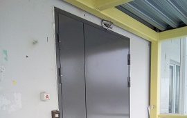 Замена дверей в доме по адресу ул. Красавинская, 2 Замена дверей в доме по адресу ул. Красавинская, 2