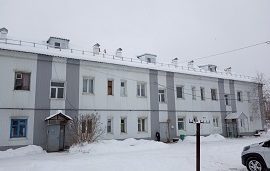 Установка козырька над подъездом