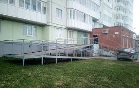 Уборка придомовых территорий в м/р Лёвшино. Уборка придомовых территорий в м/р Лёвшино.