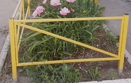 Монтаж газонных ограждений на придомовой территории по адресу ул. Красавинская, 2 Монтаж газонных ограждений на придомовой территории по адресу ул. Красавинская, 2