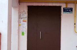 Монтаж входной двери в доме по адресу ул. Делегатская, 43 Монтаж входной двери в доме по адресу ул. Делегатская, 43