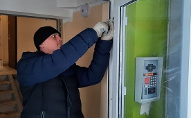Регулировка дверей в доме по адресу ул. Красавинская, 10 Регулировка дверей в доме по адресу ул. Красавинская, 10