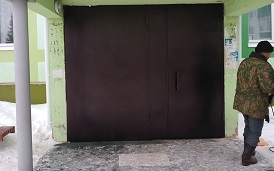 Замена дверей в доме по адресу ул. Зеленая, 3/1Б
