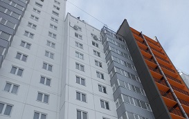 Уборка снежных навесов и наледи с кровли домов