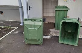 Помывка мусорных баков и помещений мусорокамер в доме по адресу ул. Артемьевская, 1