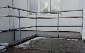 Установка ограждения у дома по адресу ул. Ракитная, 42