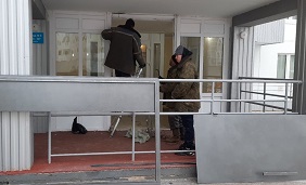 Монтаж входной двери в доме по адресу ул. Гашкова, 51