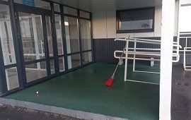 Уборка резинового покрытия дома по адресу ул. Ординская, 10