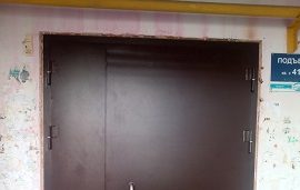 Замена входной двери в доме по адресу ул. Делегатская, 43