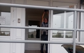 Замена стекла входной группы дома по адресу ул. Гашкова, 51
