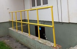 Покрасочные работы на доме по адресу ул. Красавинская, 4 Покрасочные работы на доме по адресу ул. Красавинская, 4