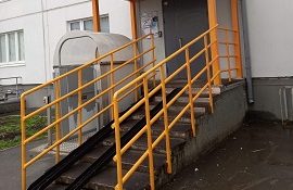 Покраска ограждений крылец в доме по адресу ул. Артемьевская, 1 Покраска ограждений крылец в доме по адресу ул. Артемьевская, 1