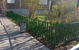 Покраска ограждения на придомовой территории по адресу пр. Парковый, 40