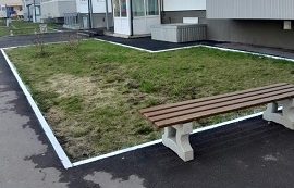 Покраска бордюров на придомовой территории по адресу ул. Артемьевская, 3