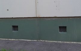 Установка решеток на продухах дома по адресу ул. Красавинская, 2 Установка решеток на продухах дома по адресу ул. Красавинская, 2