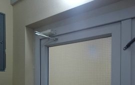 Восстановление доводчика двери в доме по адресу ул. Гашкова, 51 Восстановление доводчика двери в доме по адресу ул. Гашкова, 51