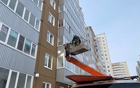 Замена светильников на фасаде домов