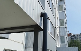 Ремонт водосточной трубы дома по адресу ул. Гашкова, 58