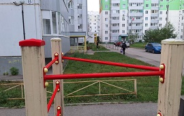 Ремонт элементов детской площадки по адресу ул. Красавинская, 4