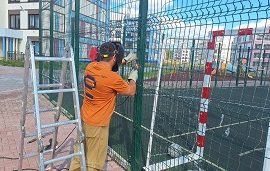 Ремонт ограждения спортивной площадки
