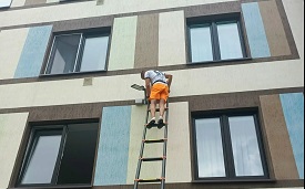Замена светильника на доме по адресу ул. Борцов Революции, 1а к.1